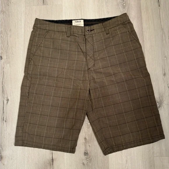 Hurley Shorts - Picture 1 of 3